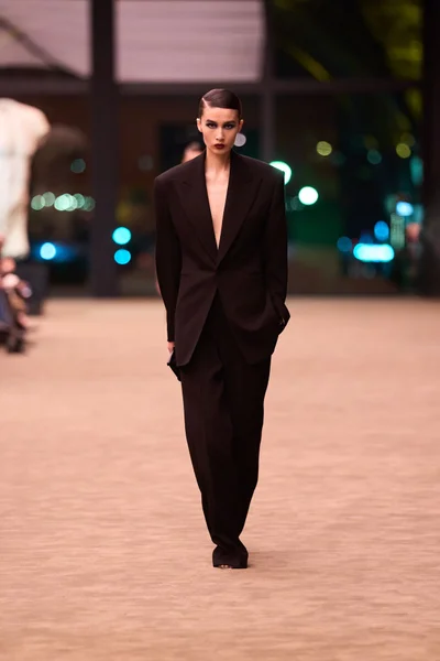 Look 8